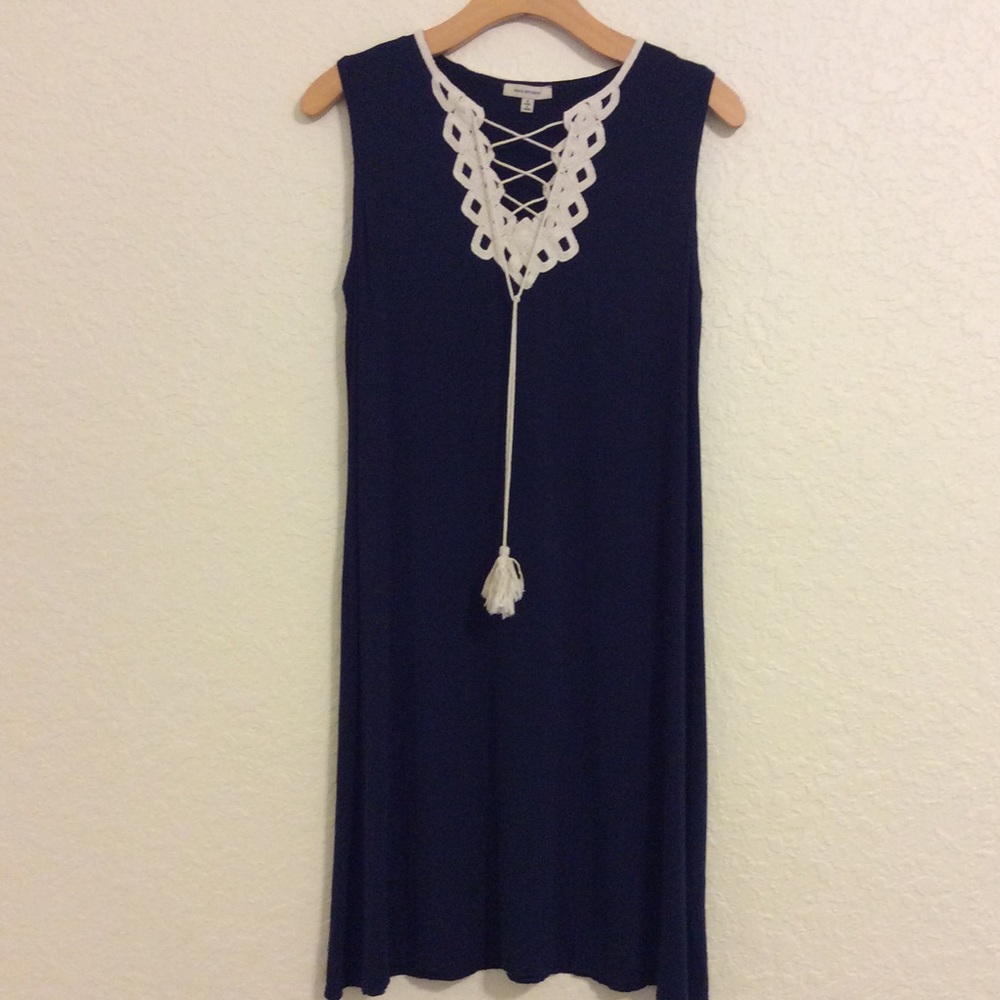 Max Studio Lace-Up Shift Dress small